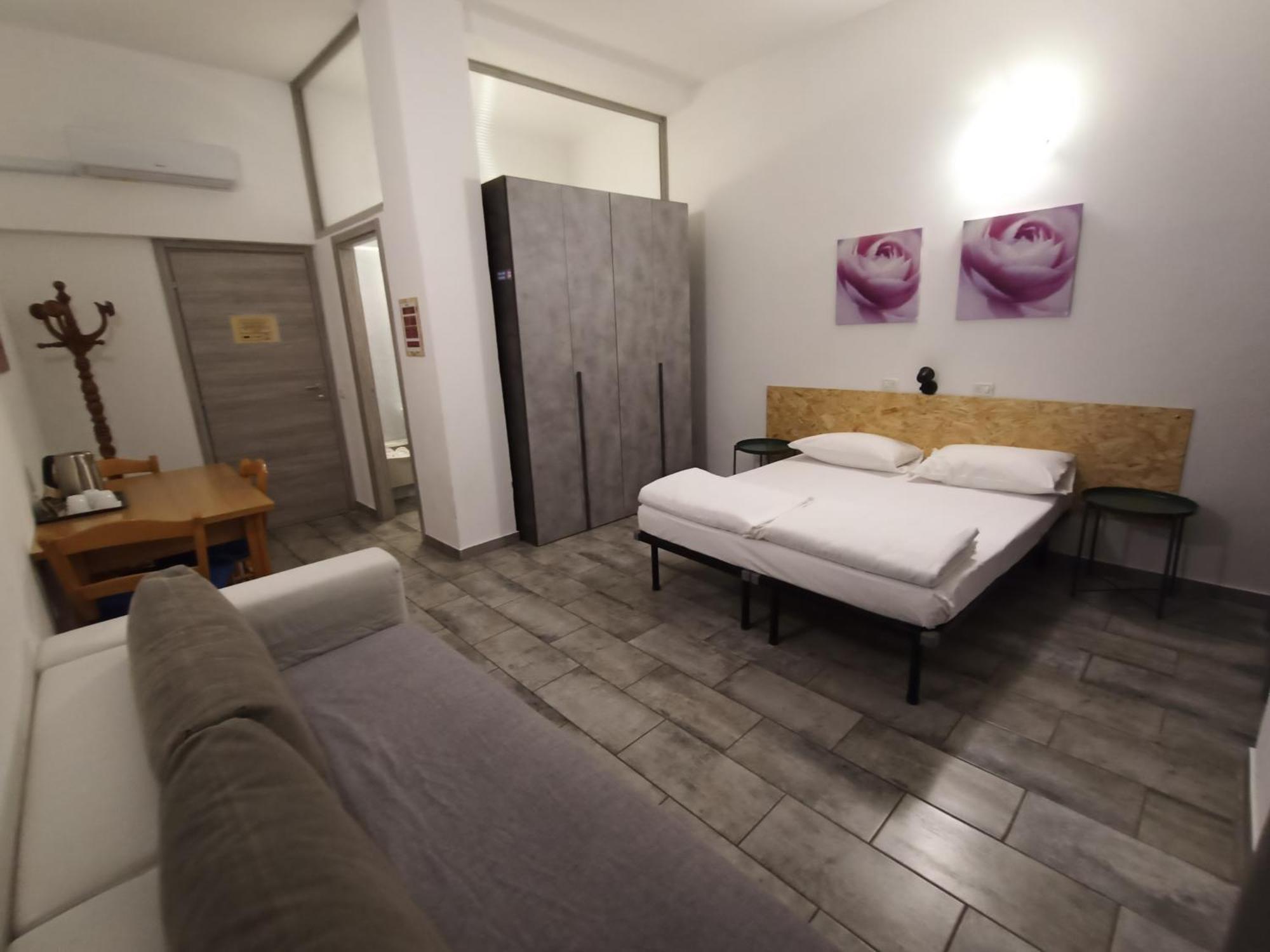 Airport Boulevard Guest house