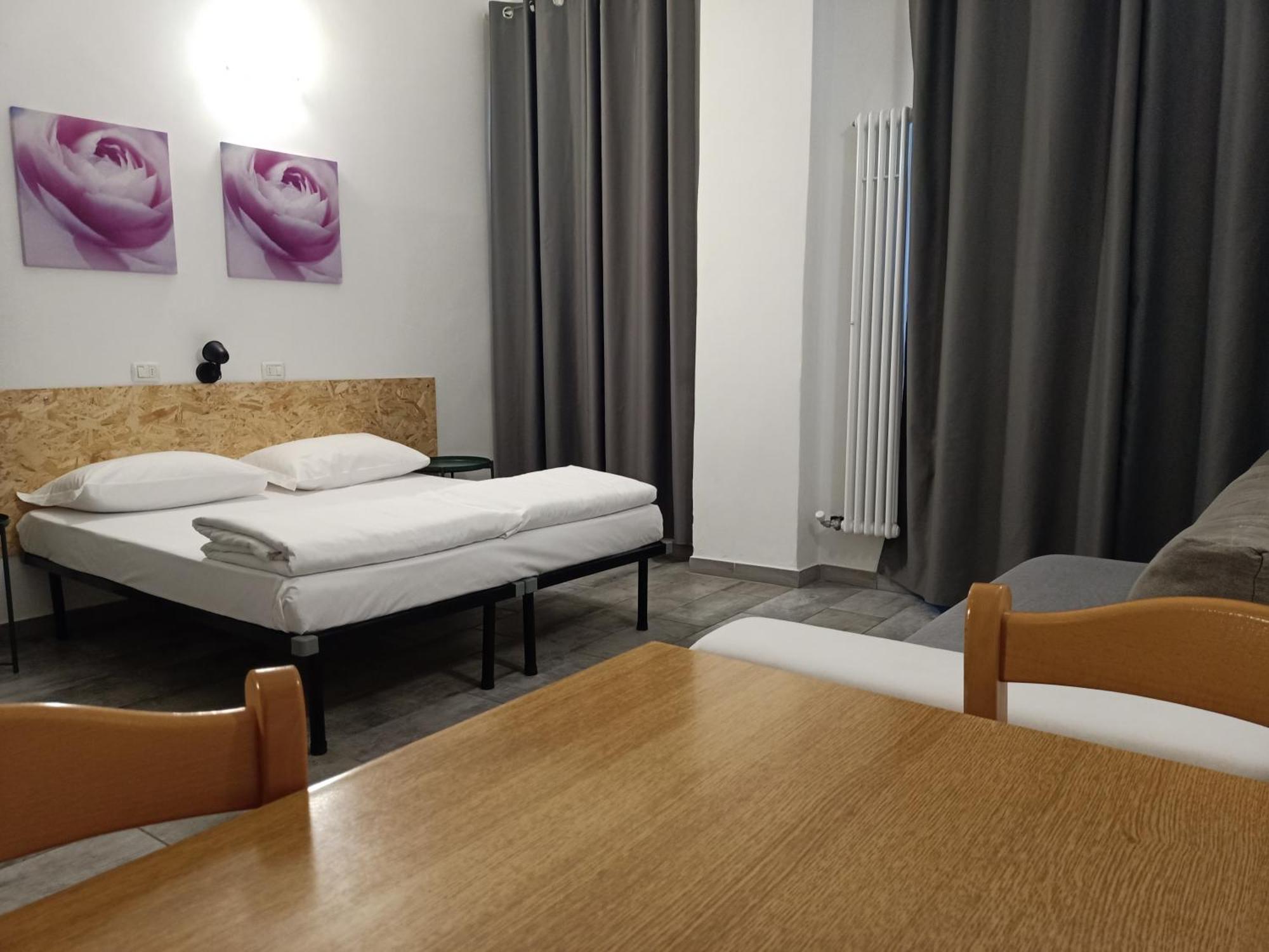 Airport Boulevard Guest house *
